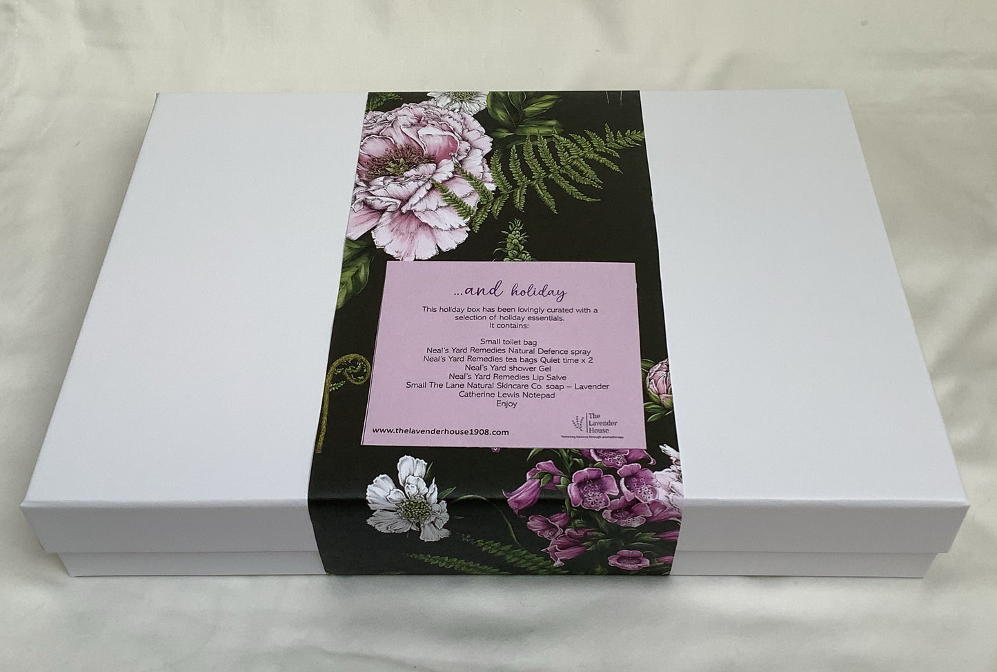 Luxury organic boxed wellbeing kit - Holiday